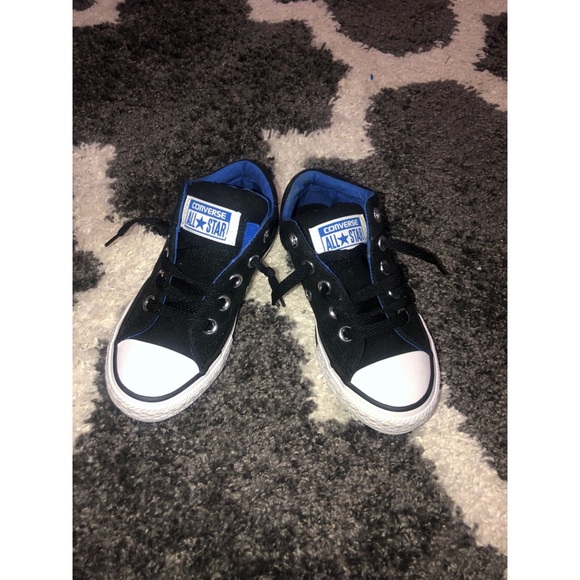 Boys Blue and Black Low top converse - Picture 3 of 7